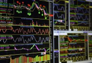 2个图表向XRP多头发出警告，比特币等待突破，以太坊疯狂波动