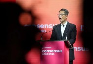 不确定性的悖论：加密货币在分裂世界中日益演变的对冲角色